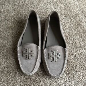 Tory Burch Discontinued Loafers in Grey